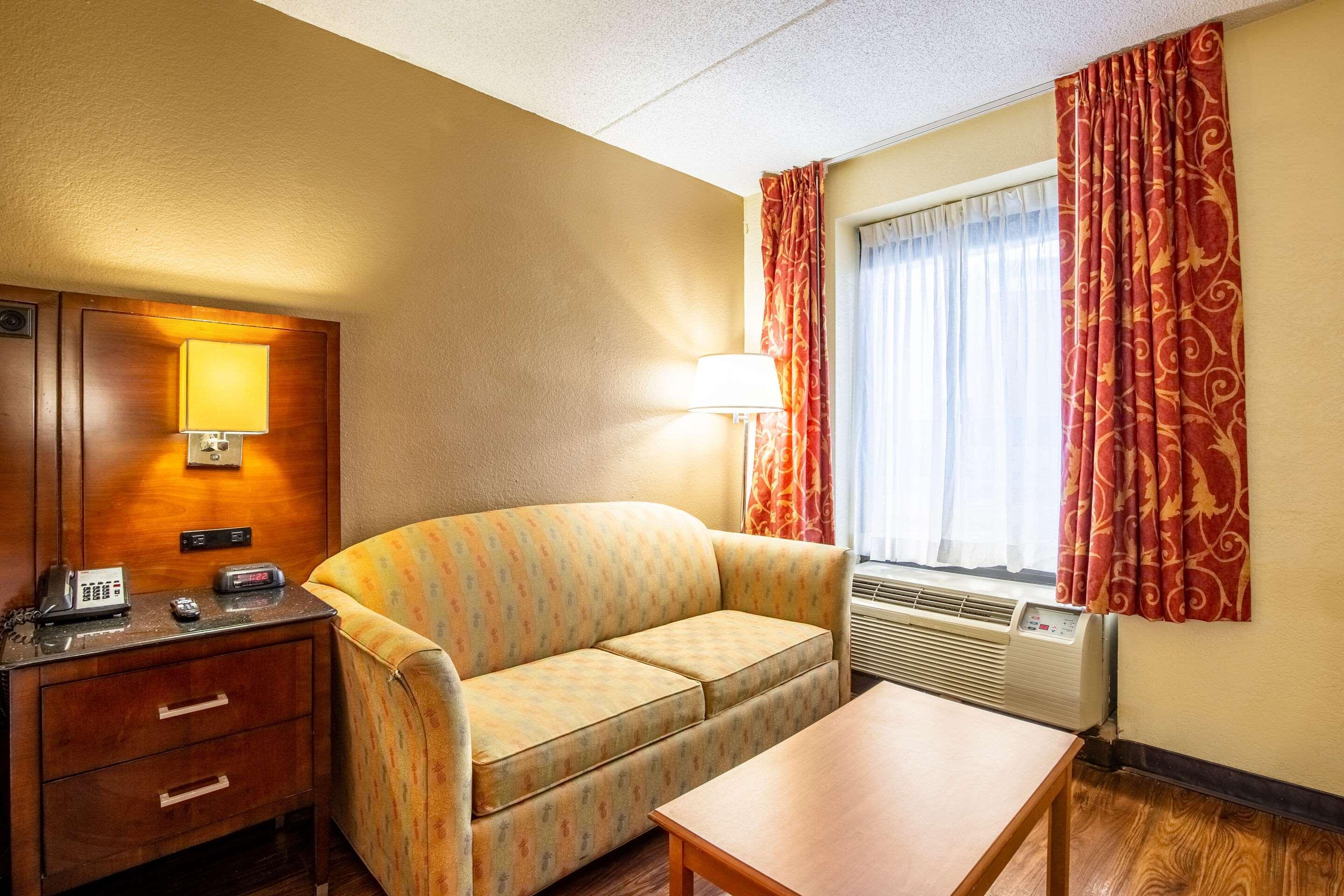 Econo Lodge Naval Station Норфолк Екстер'єр фото