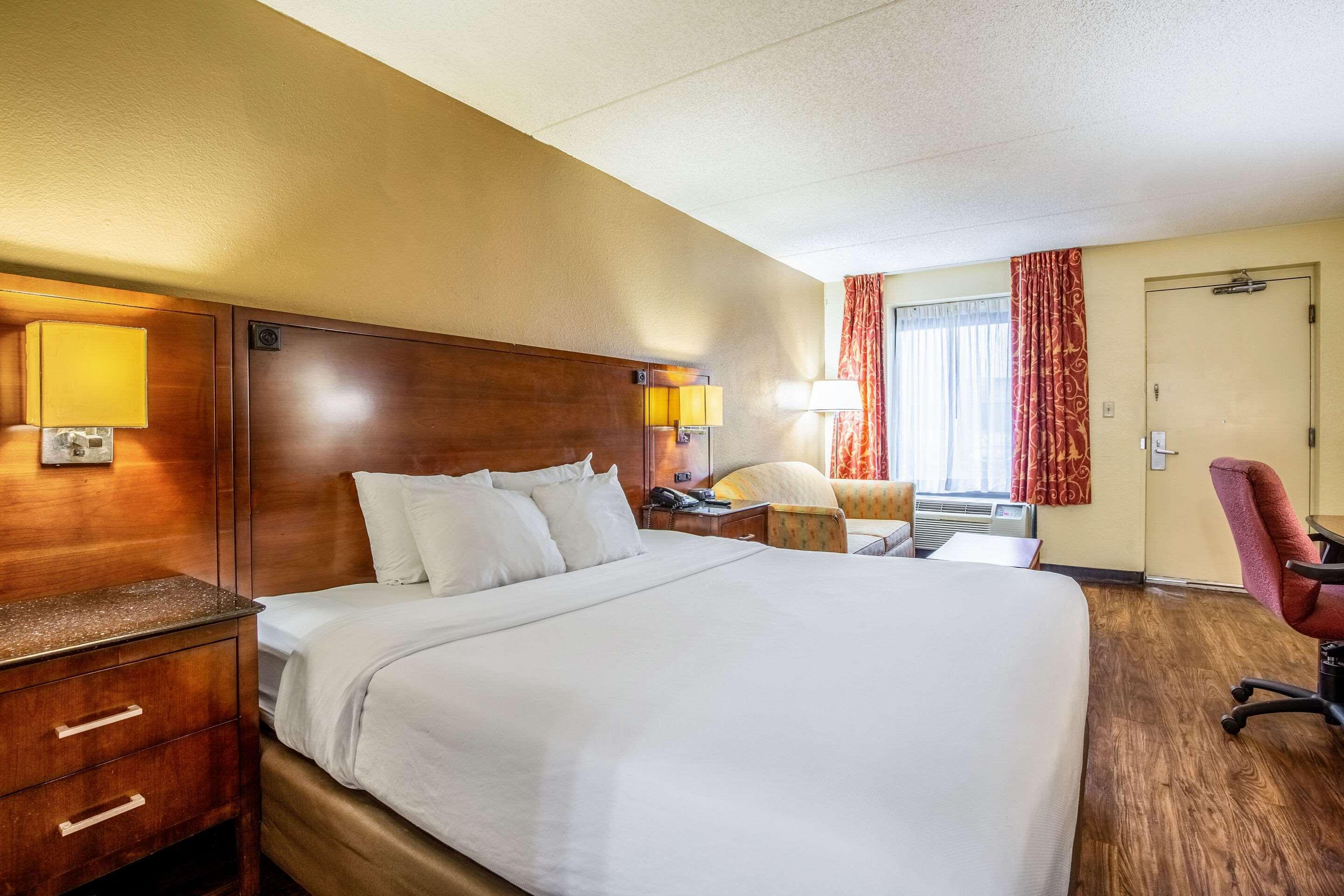 Econo Lodge Naval Station Норфолк Екстер'єр фото