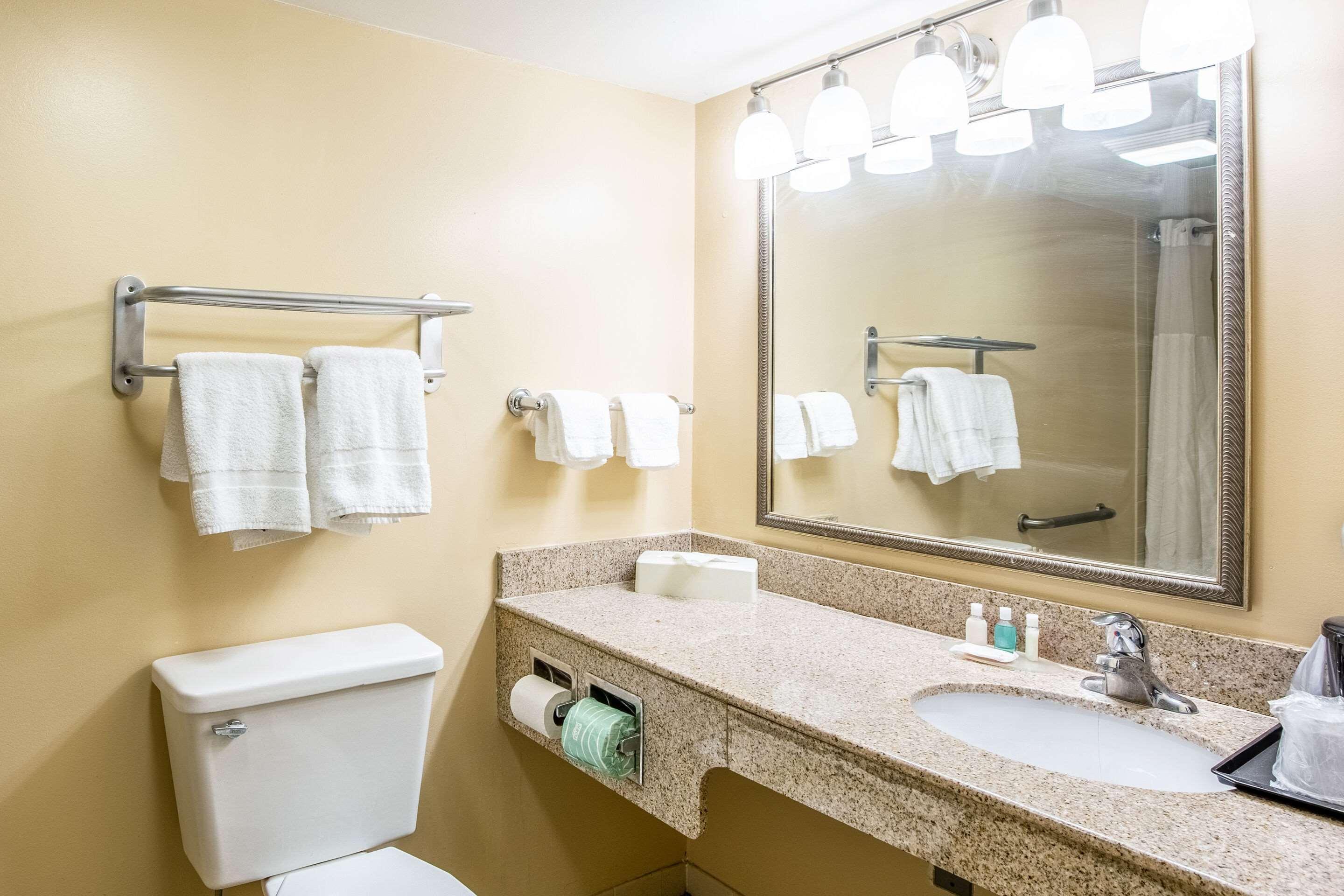 Econo Lodge Naval Station Норфолк Екстер'єр фото