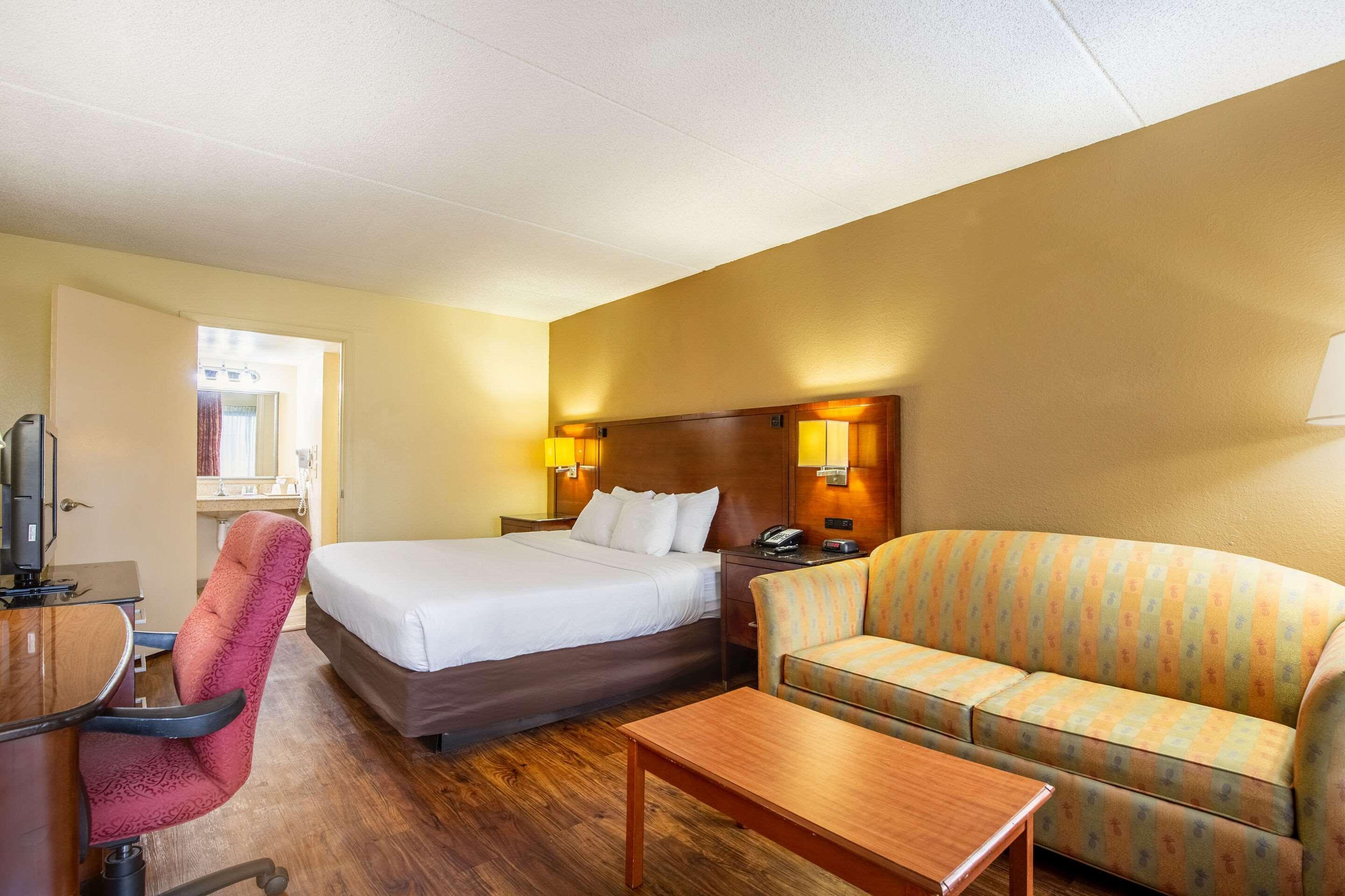 Econo Lodge Naval Station Норфолк Екстер'єр фото