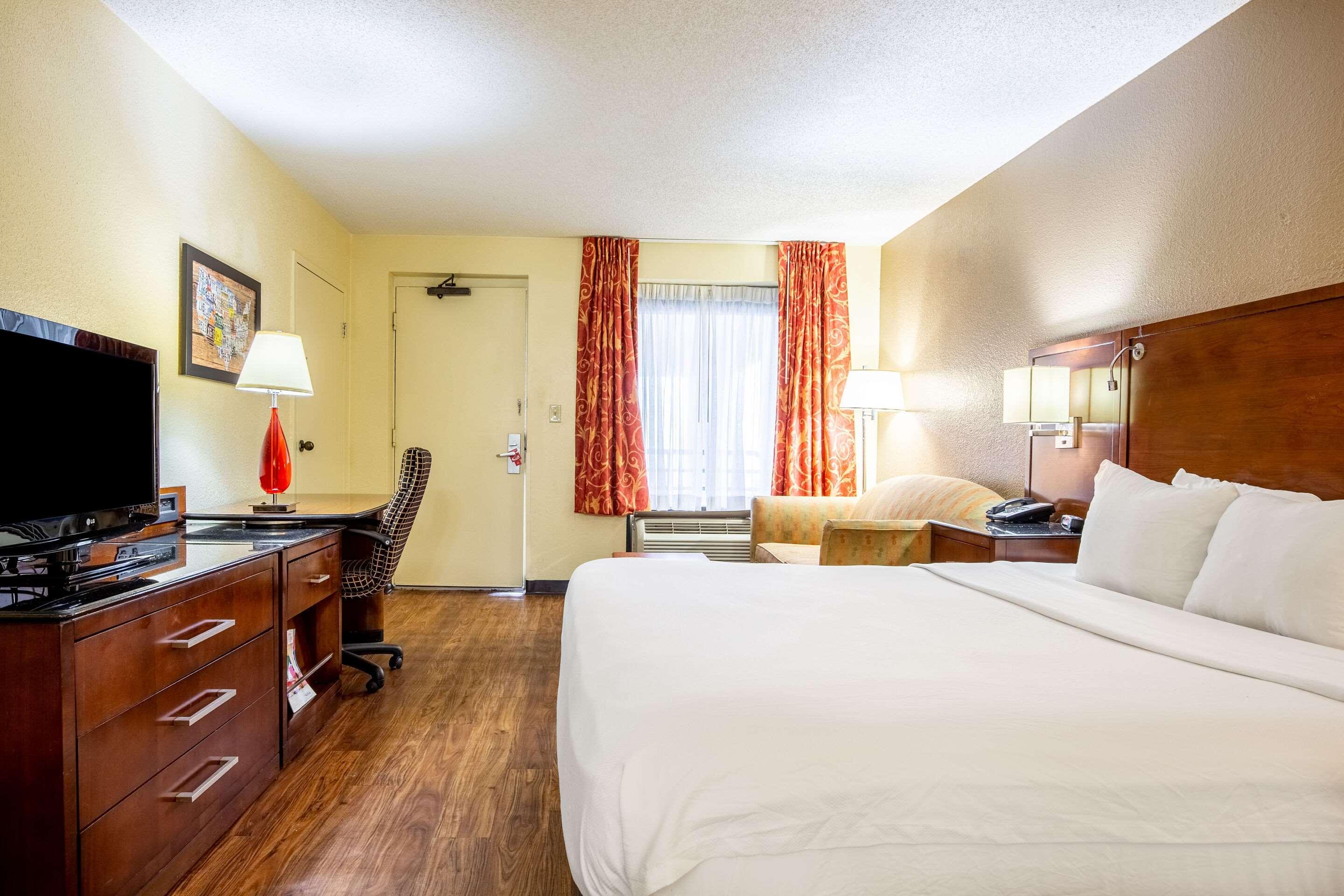 Econo Lodge Naval Station Норфолк Екстер'єр фото