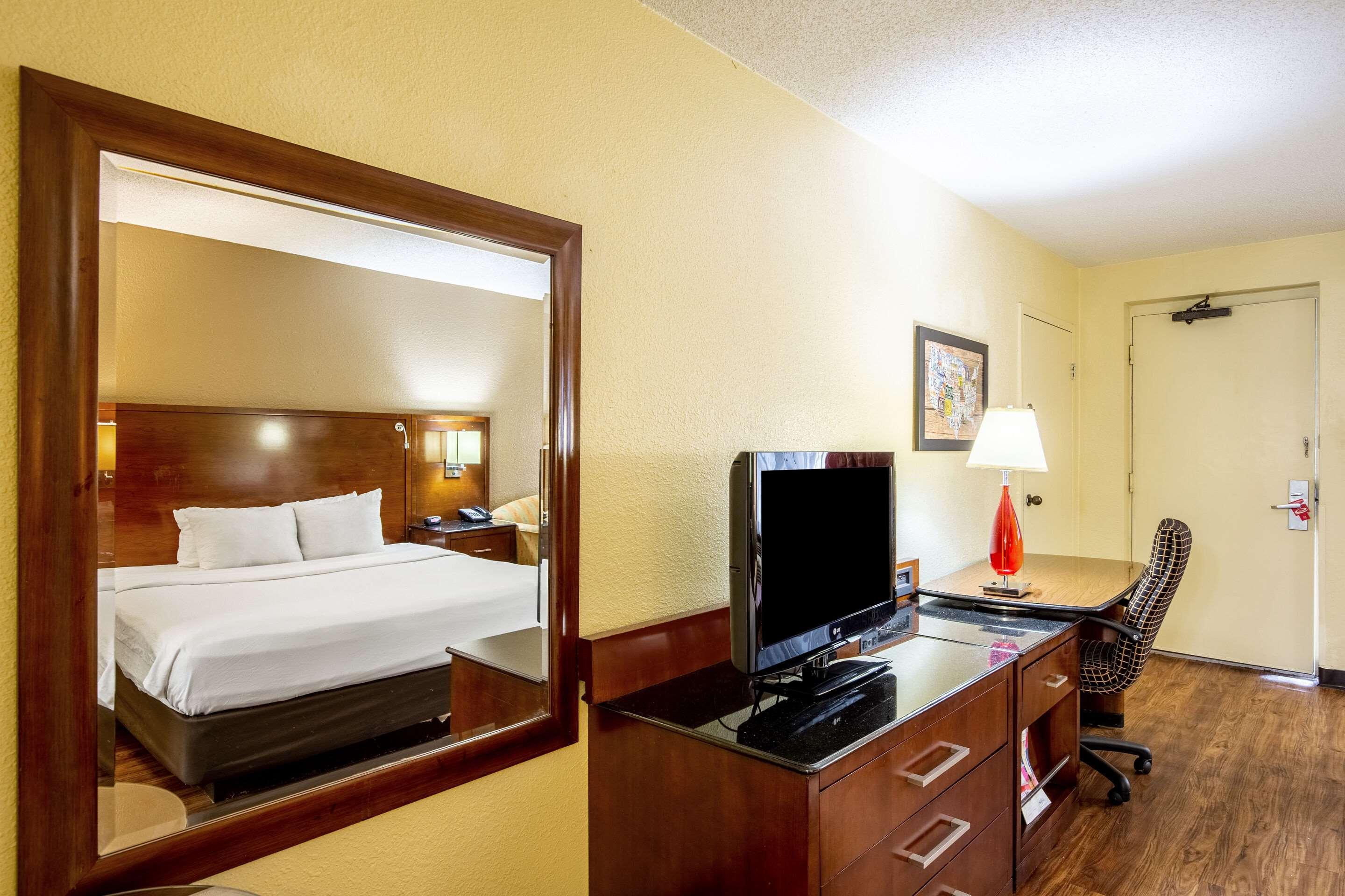 Econo Lodge Naval Station Норфолк Екстер'єр фото