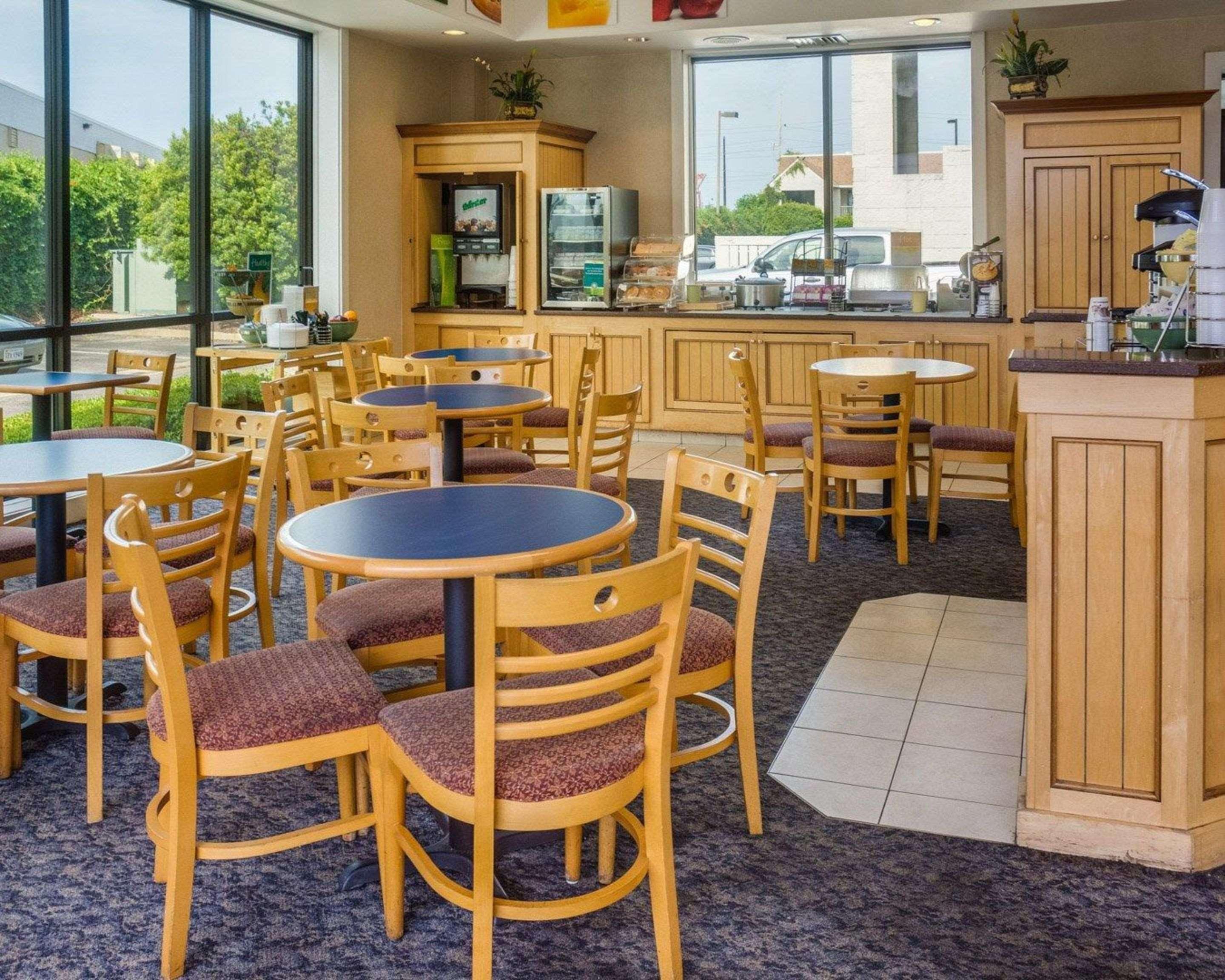 Econo Lodge Naval Station Норфолк Екстер'єр фото