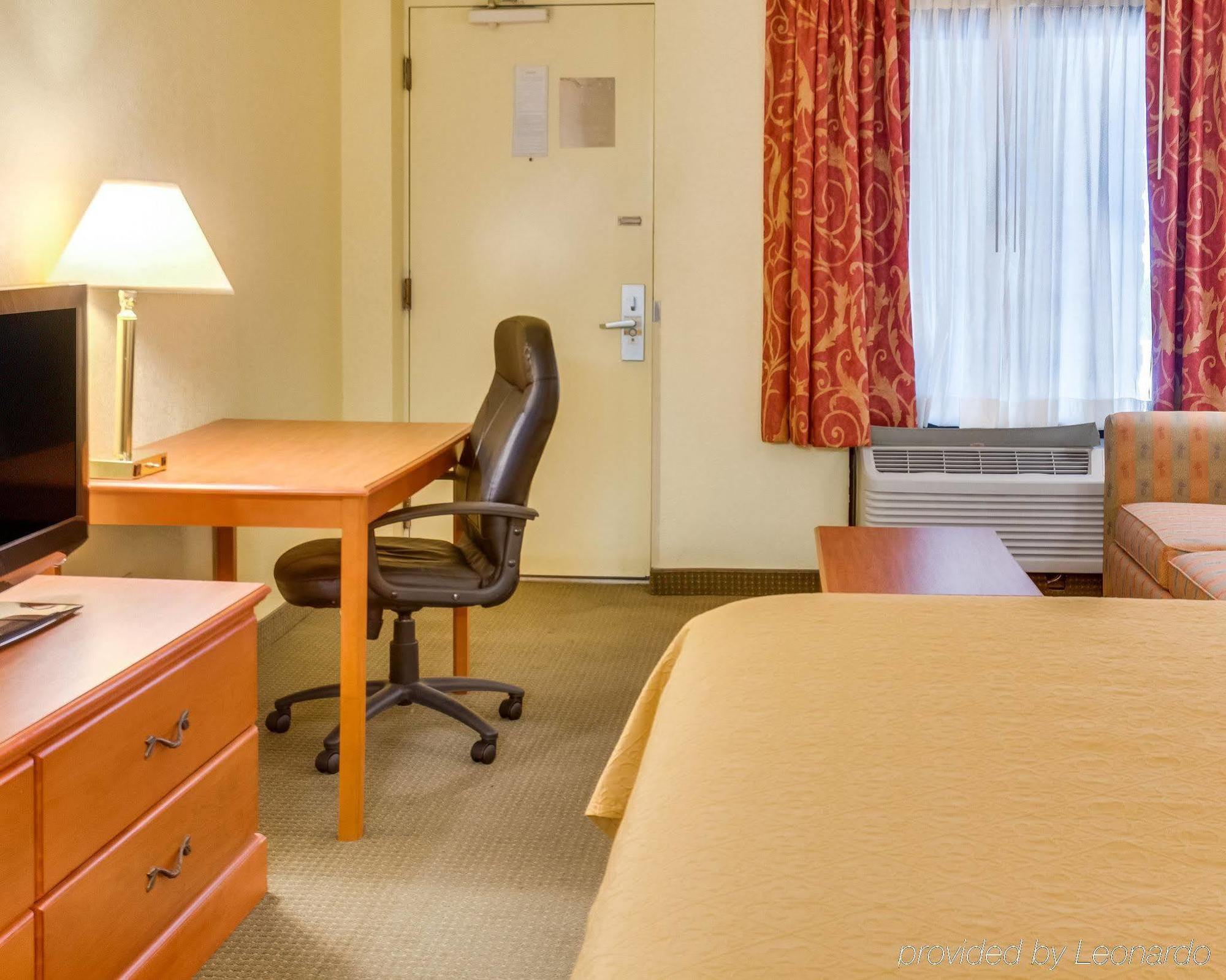 Econo Lodge Naval Station Норфолк Екстер'єр фото
